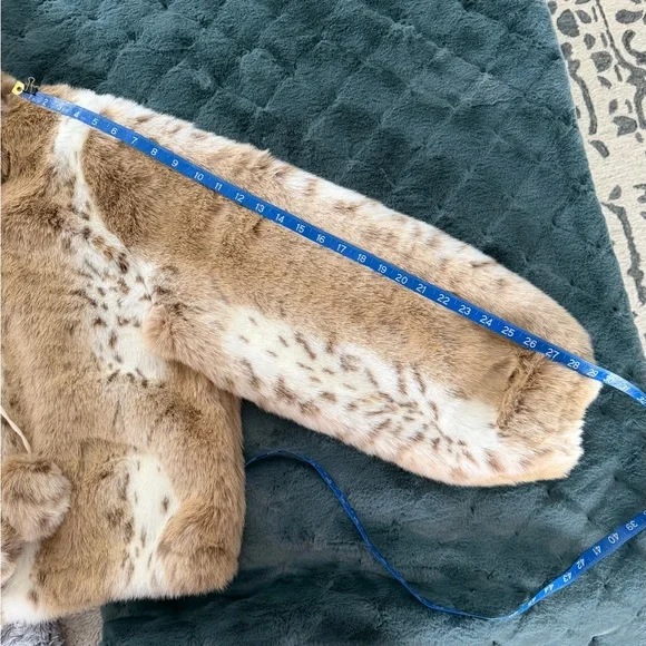 Parkhurst Outdoor Edition Beige and White Faux Fur Jacket - Picture 9 of 15